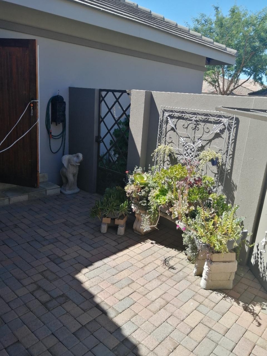 To Let 3 Bedroom Property for Rent in Wilkoppies North West